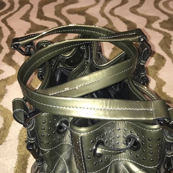 BURBERRY quilted bag with studs. AUTHENTIC - Picture 7 of 8